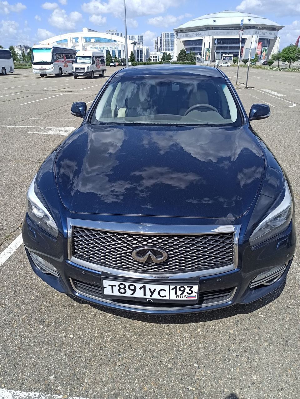 Infiniti Q70 2015 год