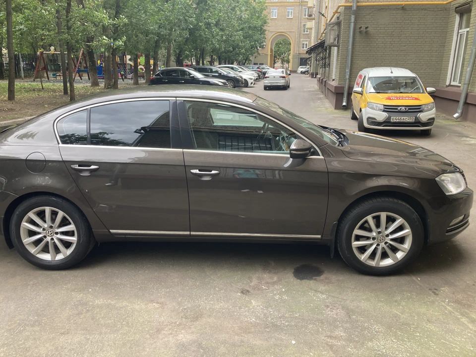 Volkswagen Passat 2012 год