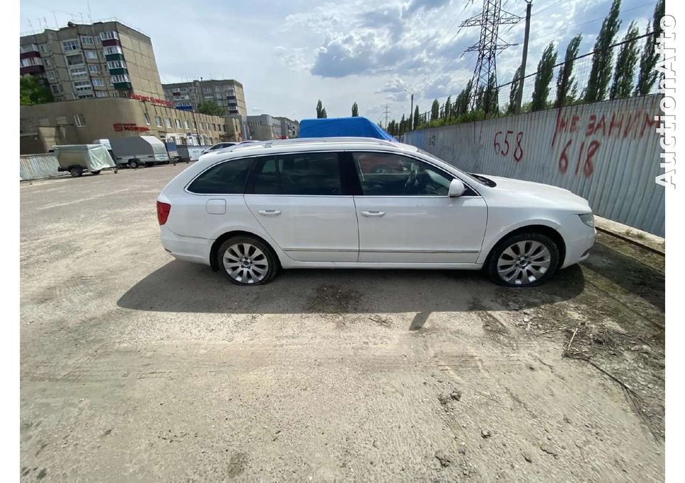Skoda Superb 2013 год