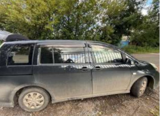 Toyota ISIS 2012 год