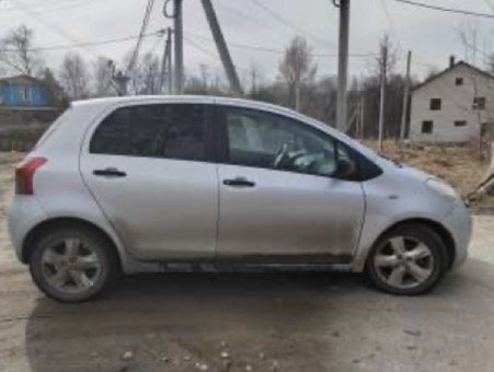 Toyota Yaris 2008 год