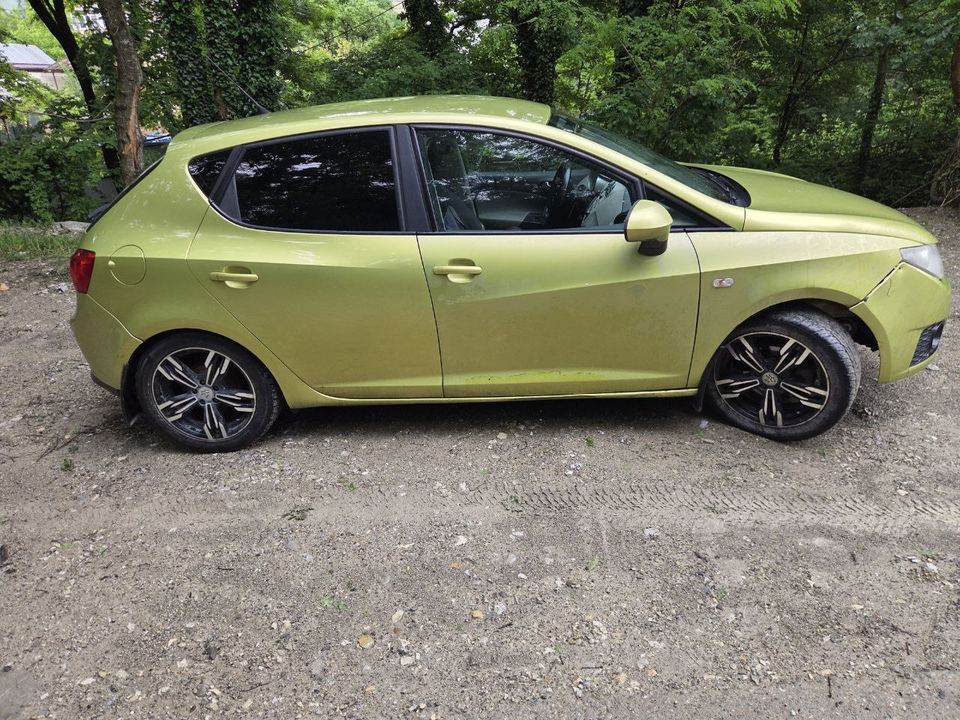 Seat Ibiza 2008 год