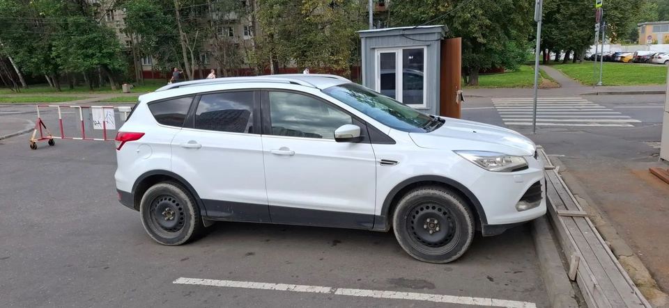 Ford Kuga 2016 год
