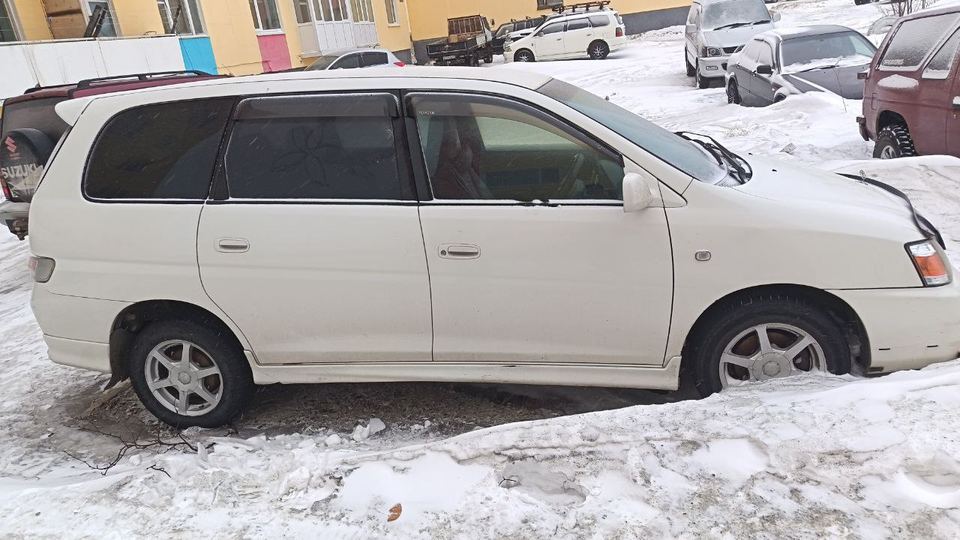 Toyota Гайя 2002 год