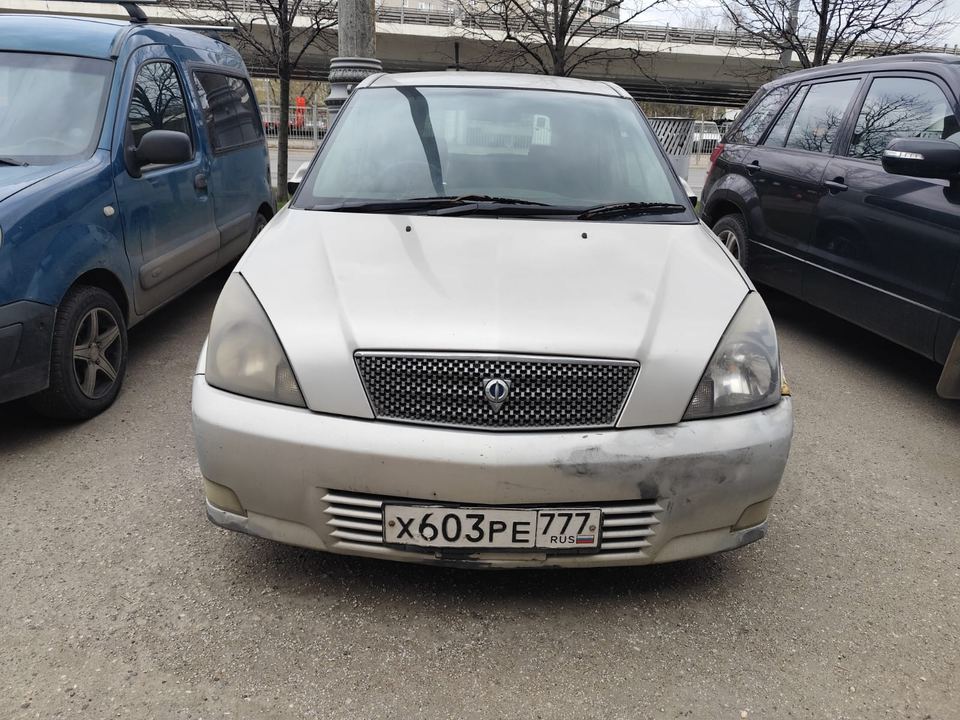 Toyota Opa 2000 год