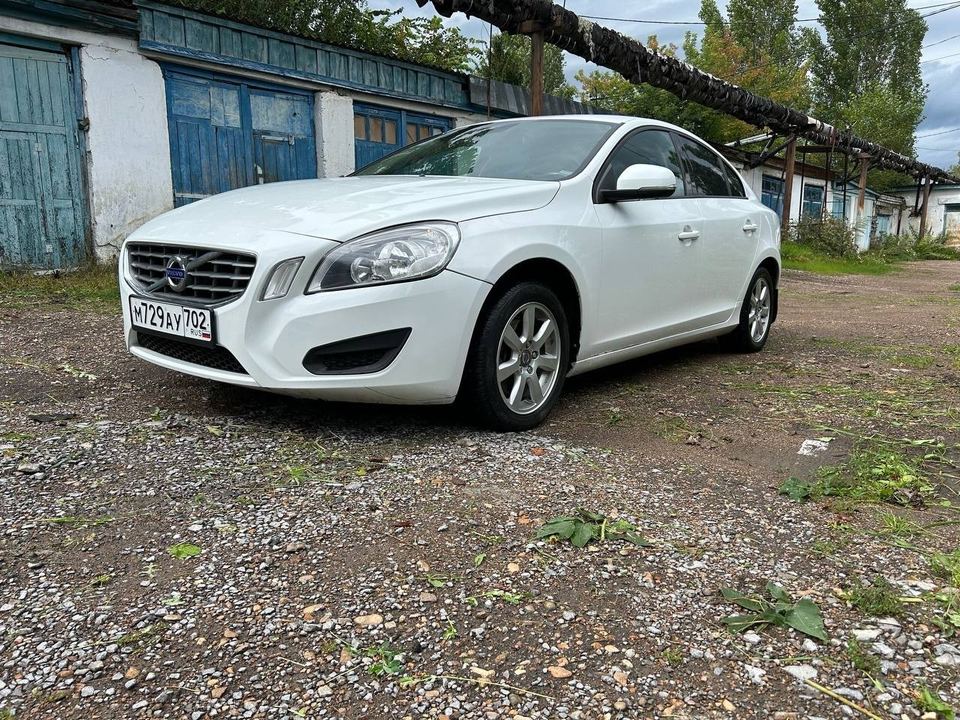 Volvo S60 2013 год