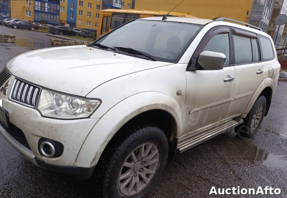 Mitsubishi Pajero Sport 2012 года