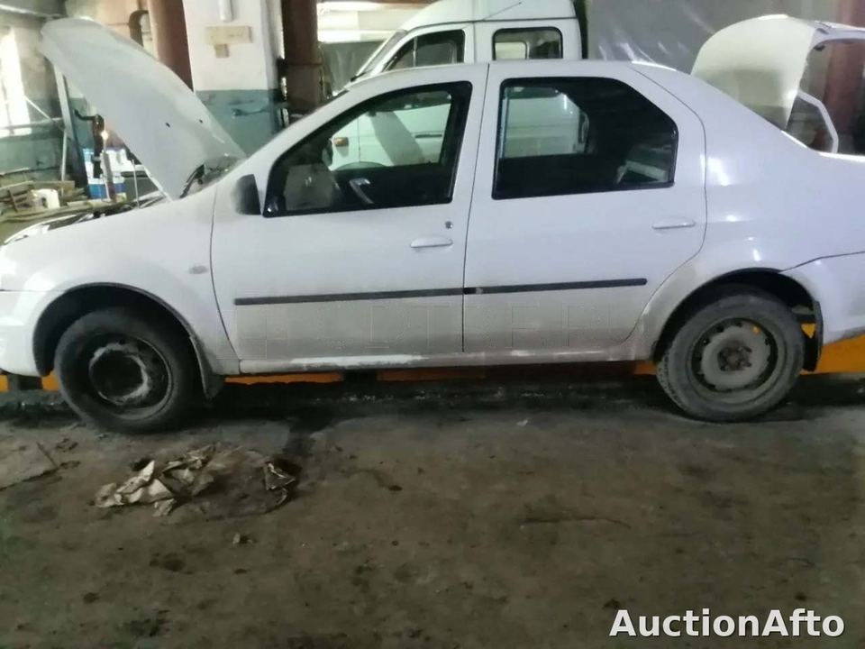 Renault Logan 2013 год