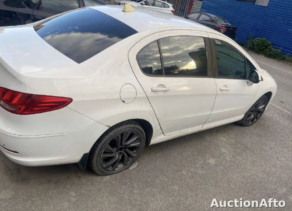 Peugeot 408 2013 год