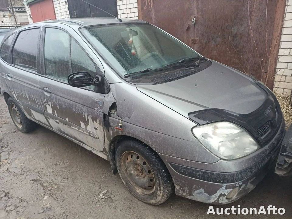 Renault Megane 2000 год
