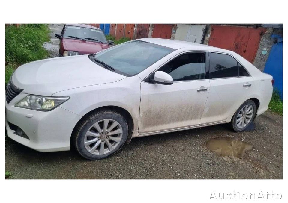 Toyota Camry 2011 год