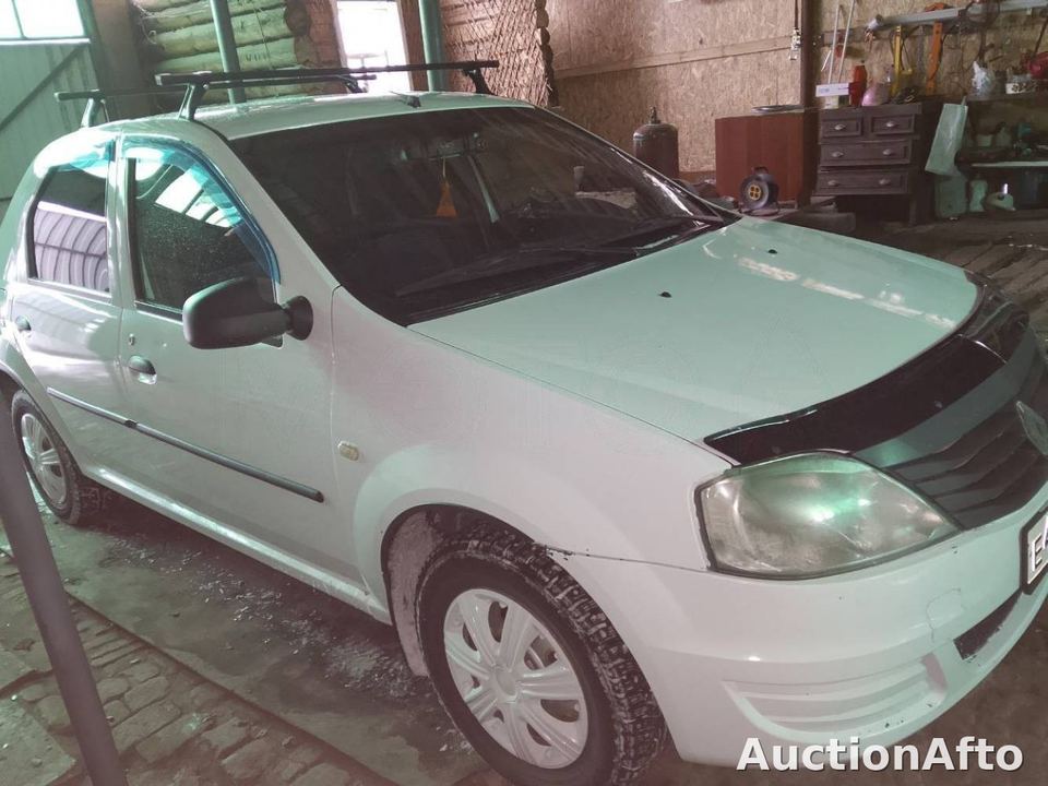 Renault Logan 2013 год