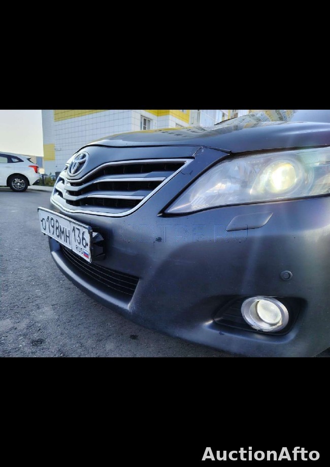 Toyota Camry 2010 год