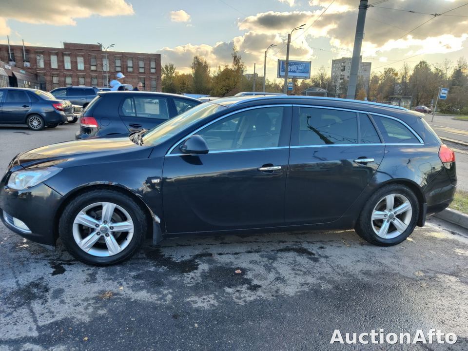 Opel Insignia 2010 год