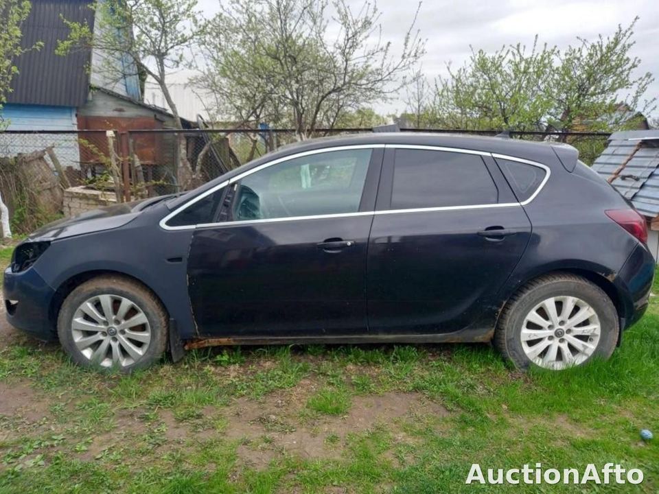 Opel Astra 2010 год