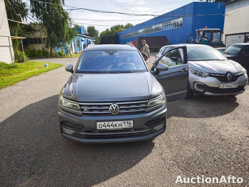 Volkswagen Tiguan 2019 год
