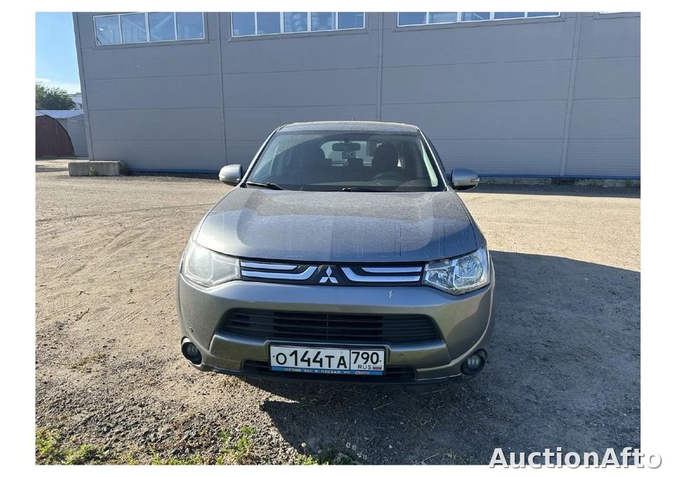 Mitsubishi Outlander 2012 год