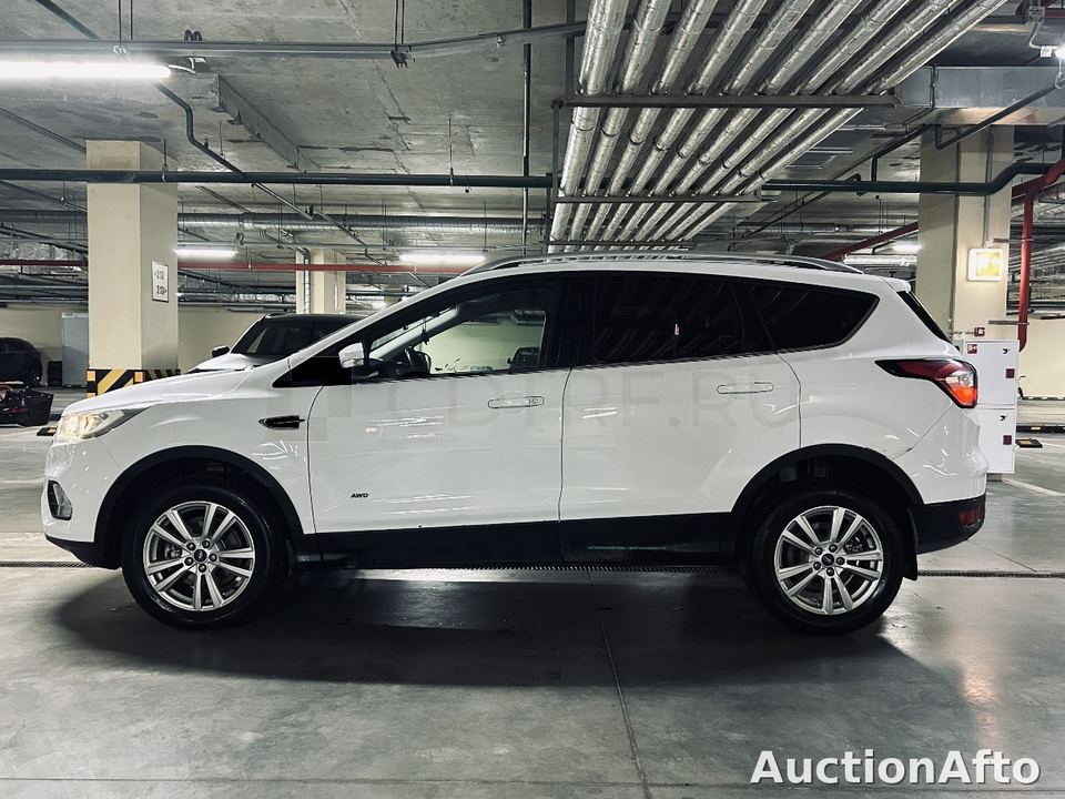 Ford Kuga 2018 год