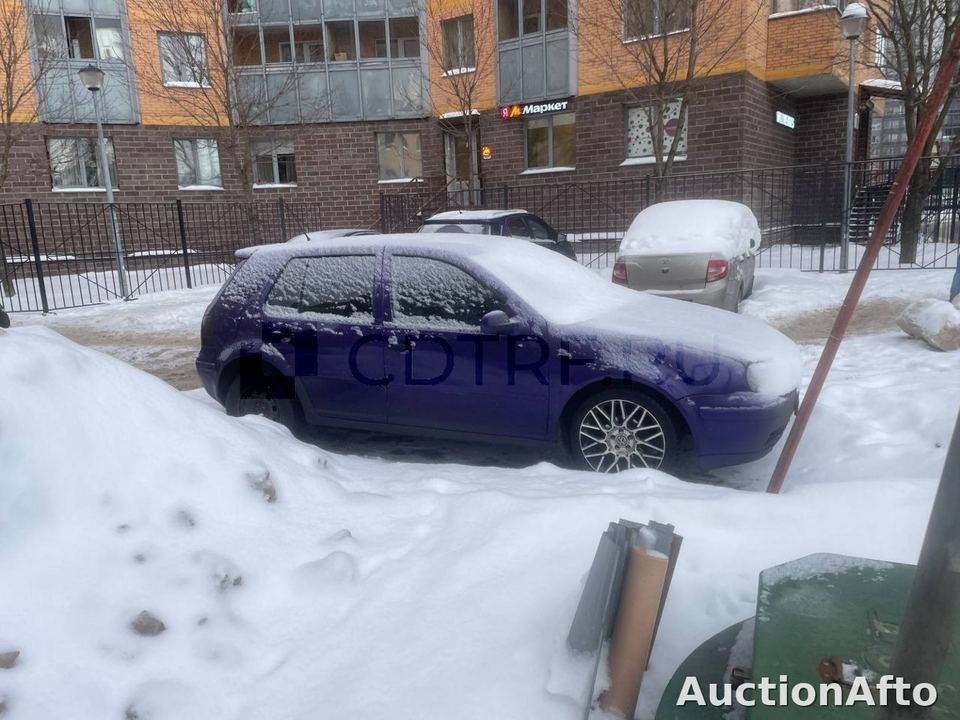 Volkswagen Golf 2001 год