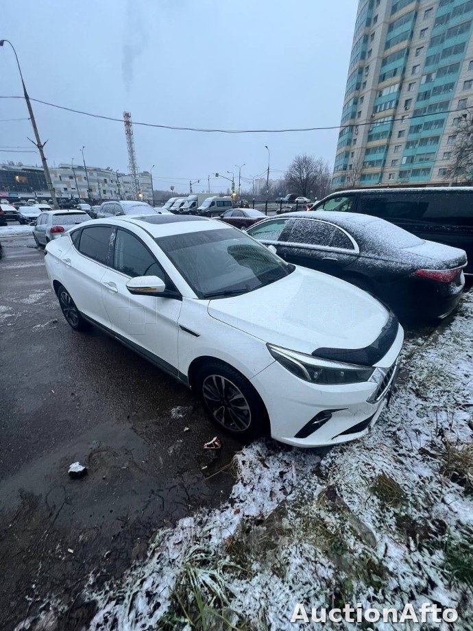 JAC J7 2023 год