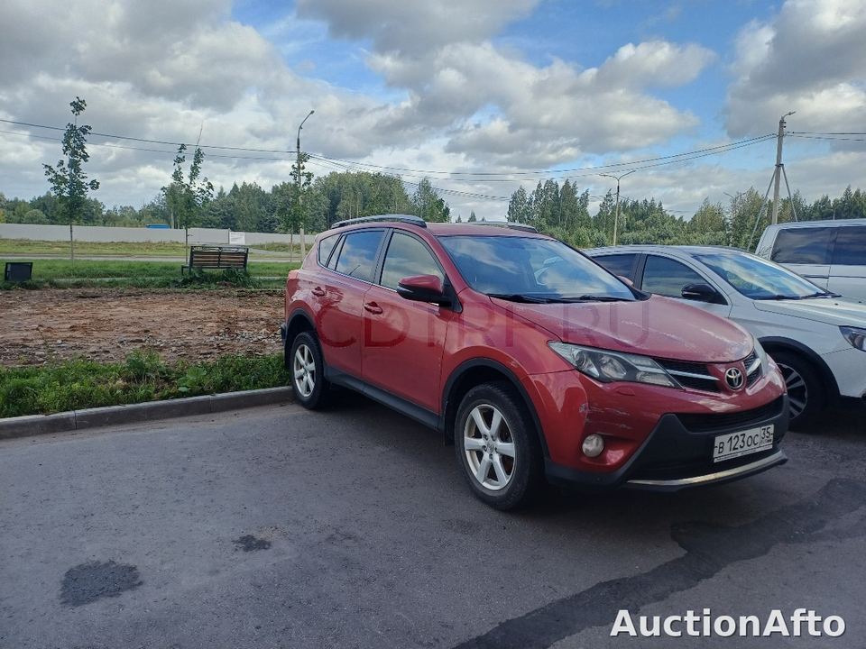 Toyota RAV 4 2014 год