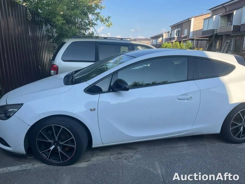 Opel Astra 2014 год