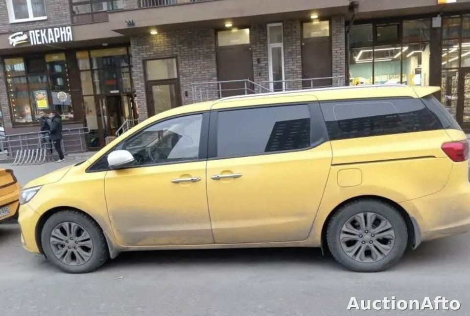 Kia Carnival 2020 год
