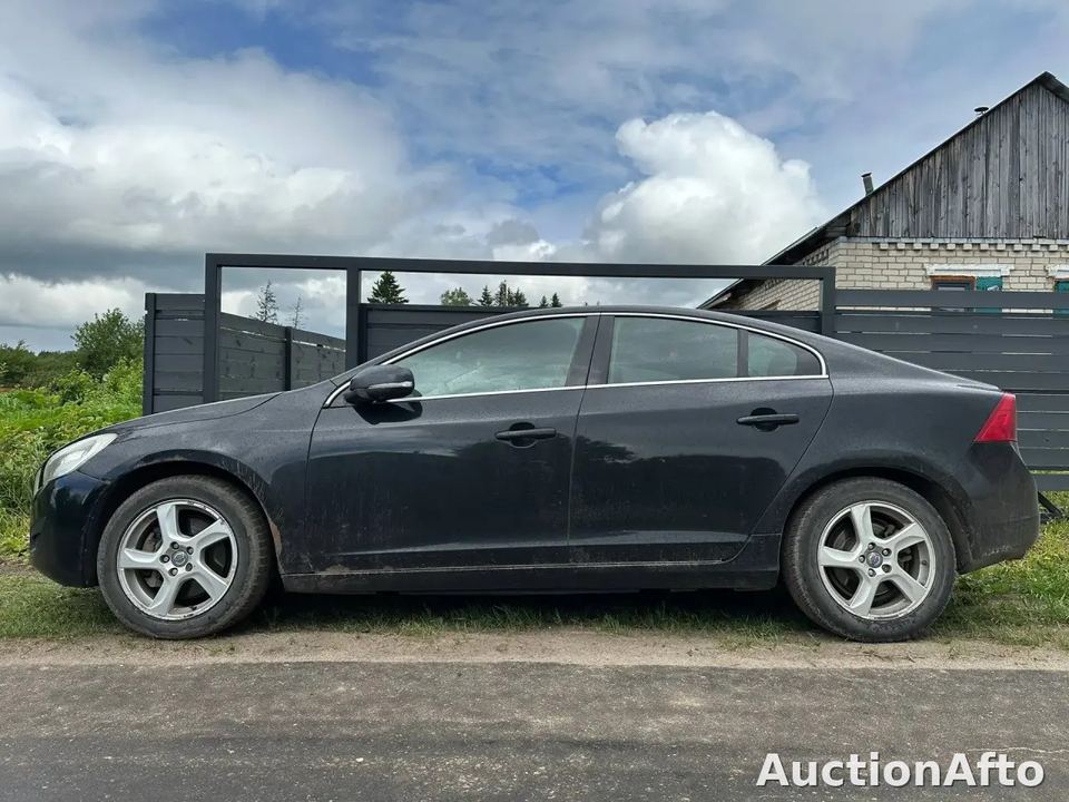 Volvo S60 2012 год