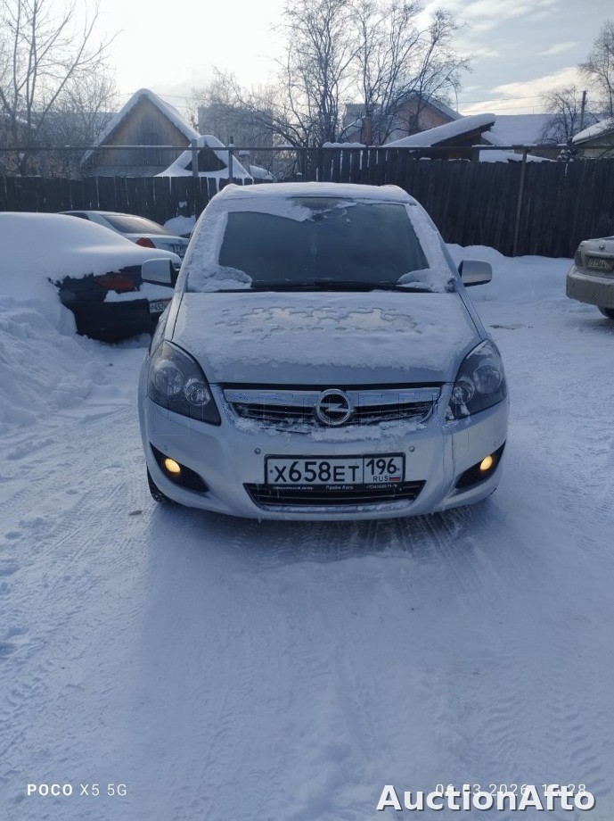 Opel Zafira 2012 год