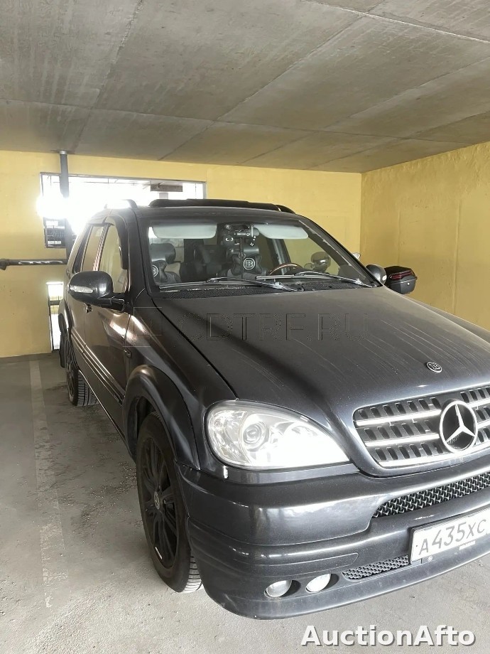 Mercedes-Benz ML320 1999 год