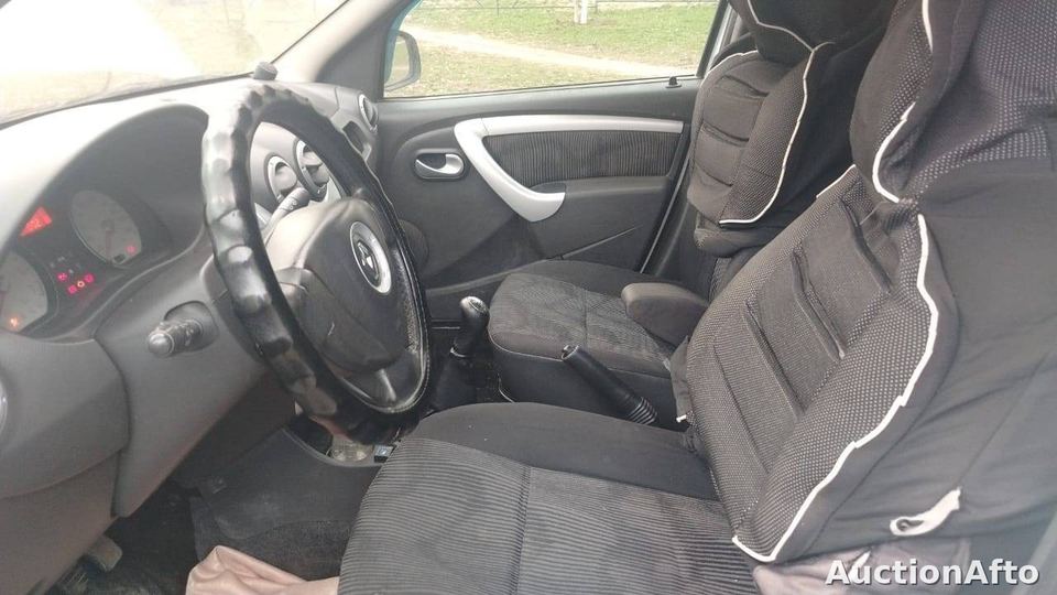 Renault Logan 2013 год