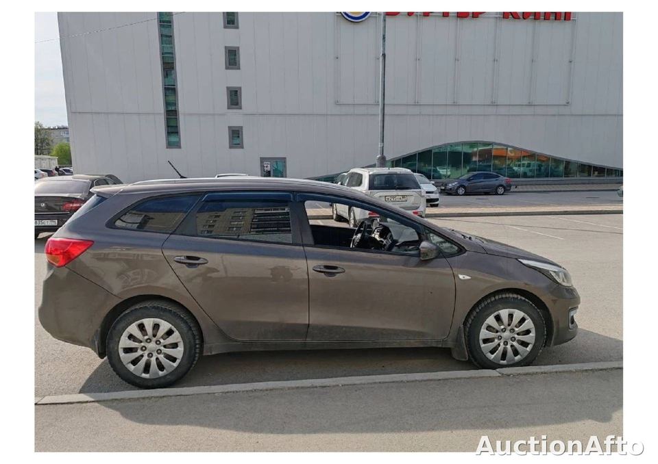 Kia Ceed 2015 год