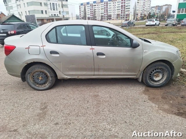 Renault Logan 2014 год