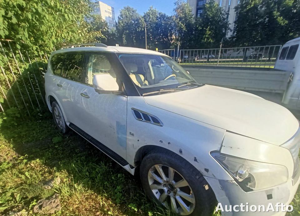 Infiniti QX80 2013 год