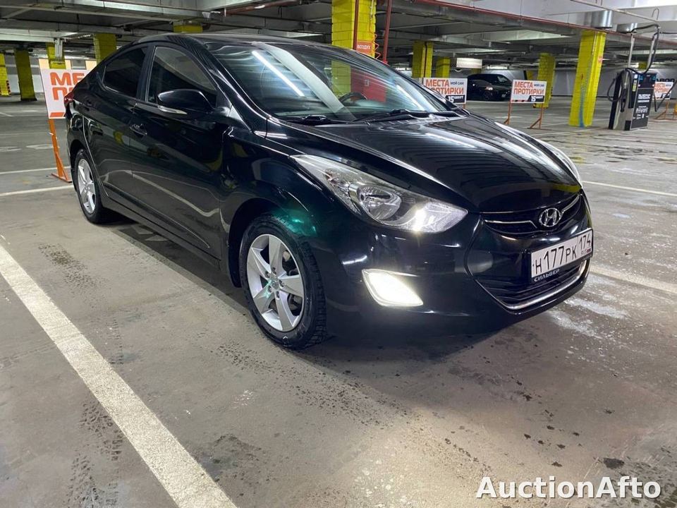 Hyundai Elantra 2012 год