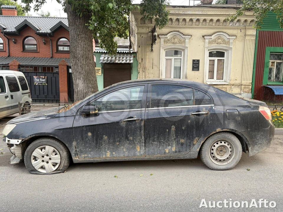 Geely Emgrand 2013 год