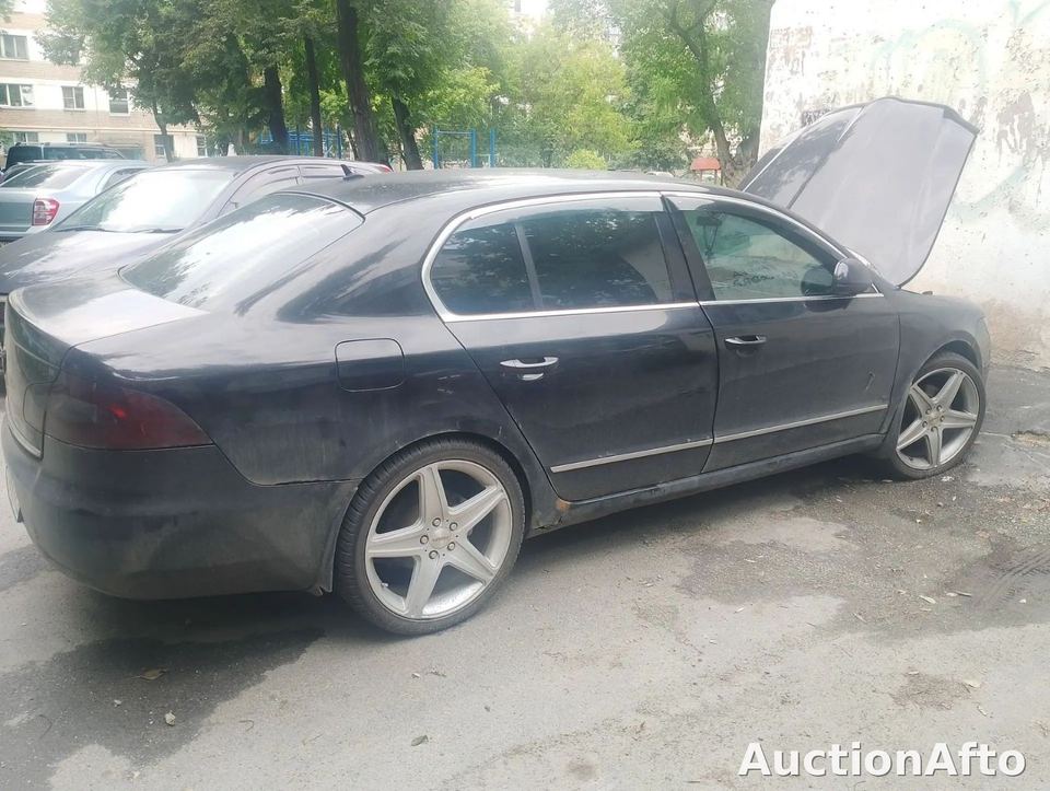 Skoda Superb 2010 год