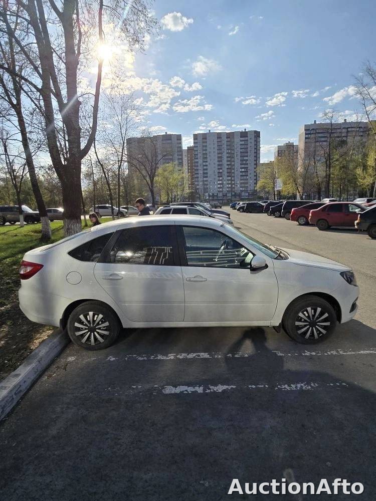 Lada Granta 2024 год