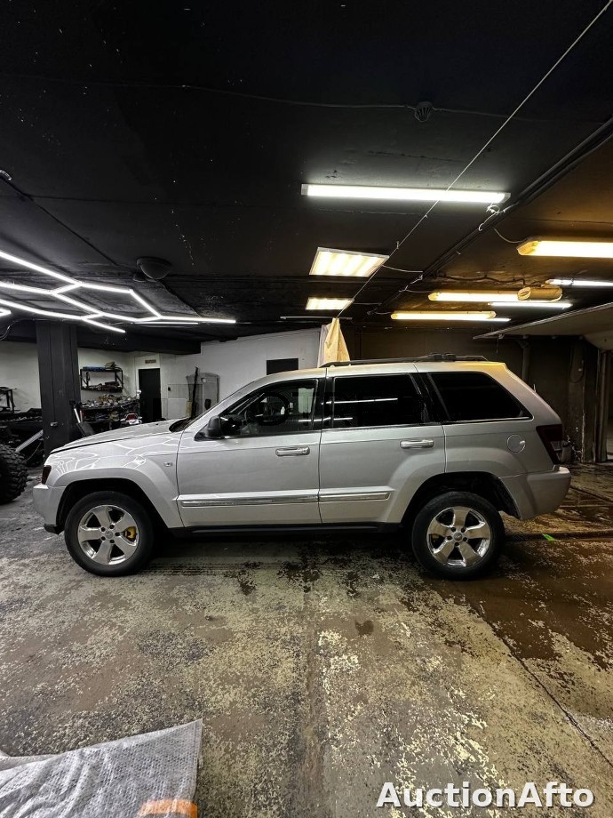 Jeep Grand Cherokee 2005 год