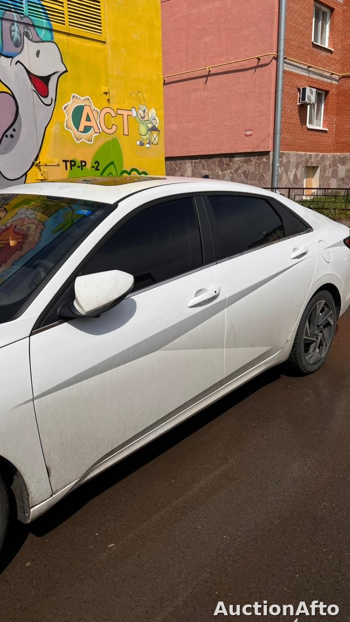 Hyundai Elantra 2024 год