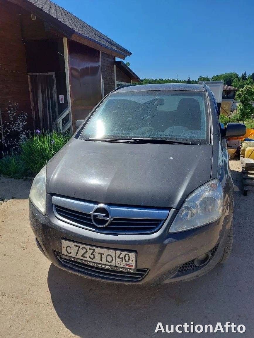 Opel Zafira 2011 год