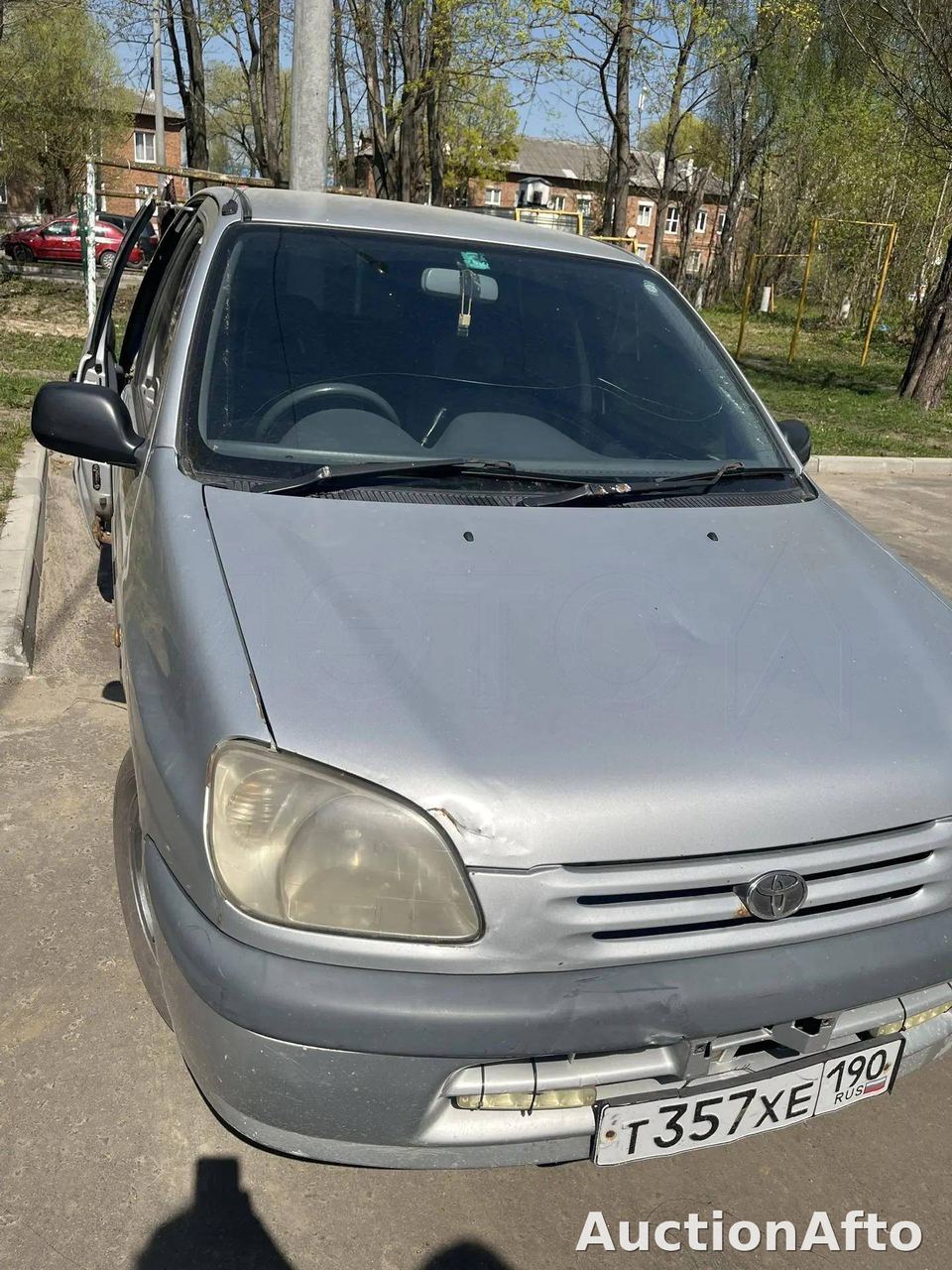 Toyota Raum 1998 год
