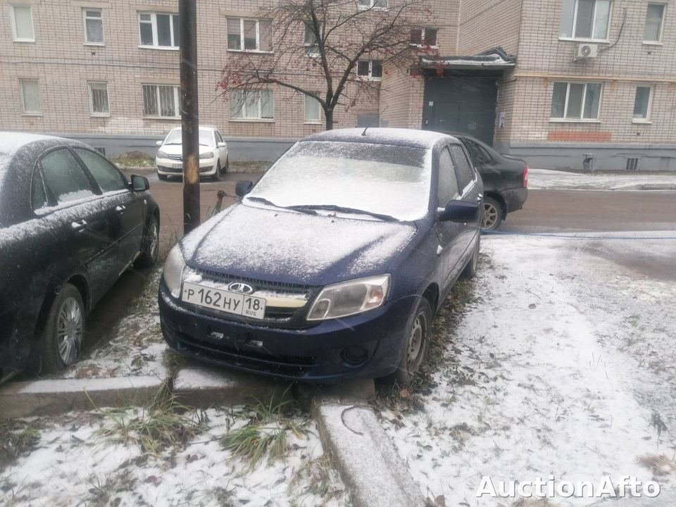 Lada Granta 2013 год