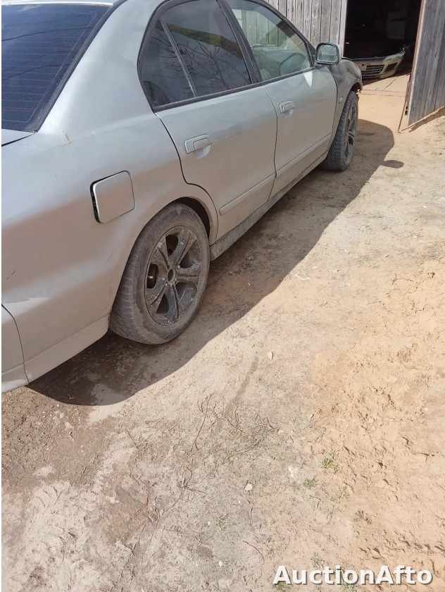 Mitsubishi Galant 1999 год