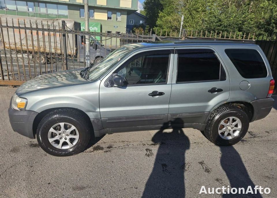 Ford Escape 2004 год