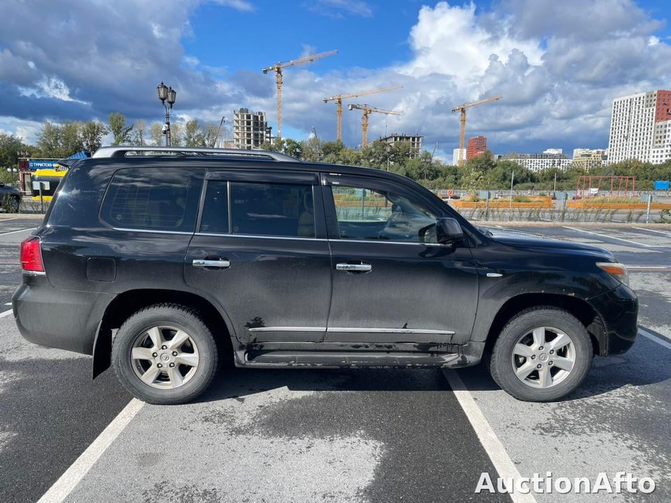 Lexus LX 570 2008 год