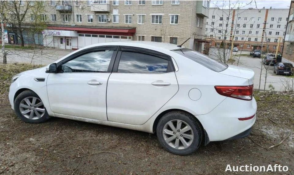 Kia Rio 2015 год