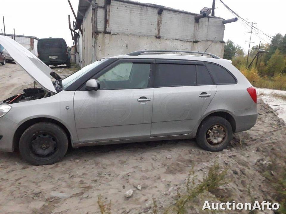 Skoda Fabia 2010 год