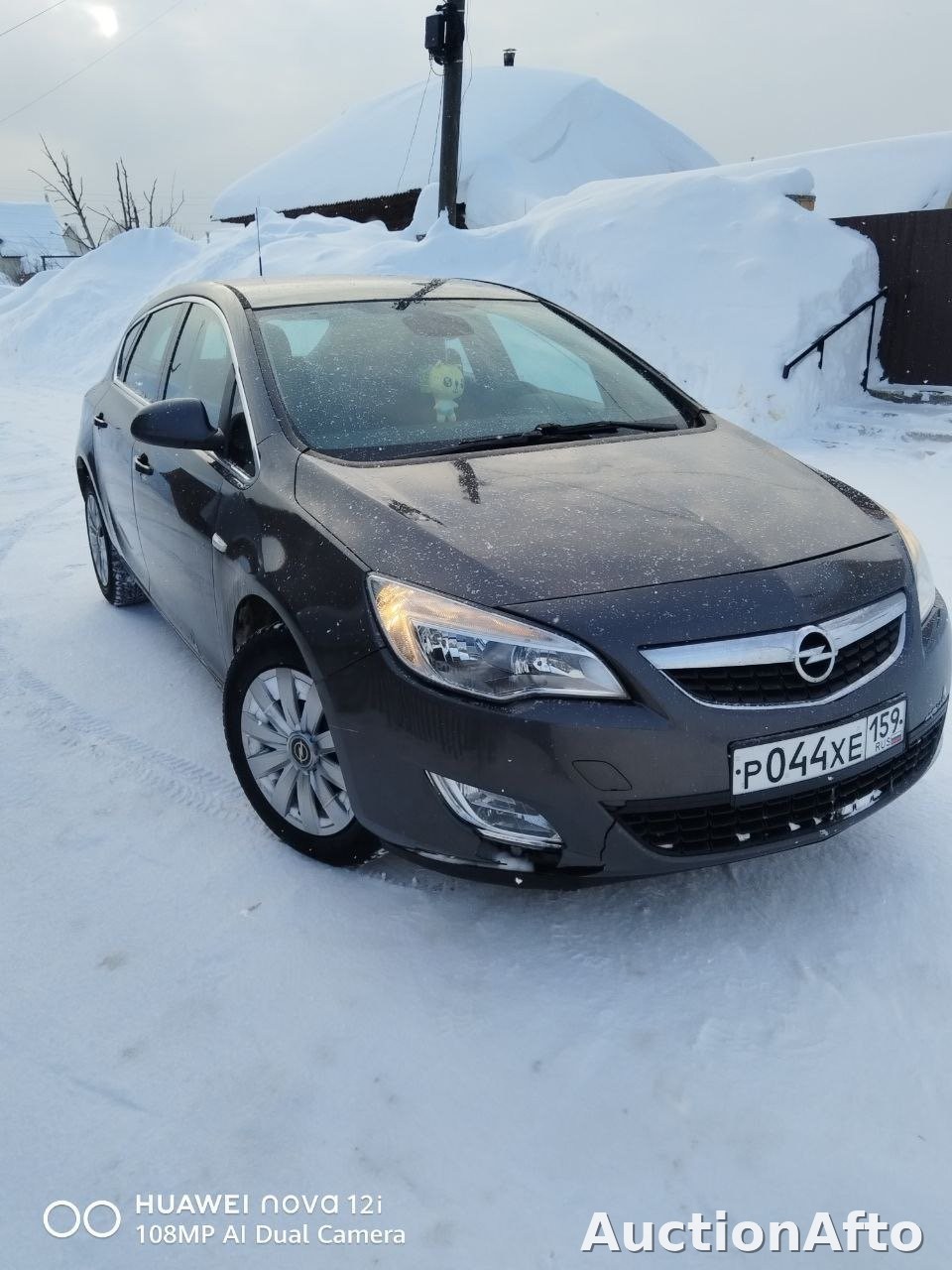 Opel Astra 2011 год