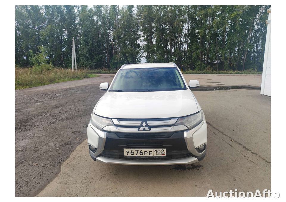 Mitsubishi OUTLANDER 2017 год